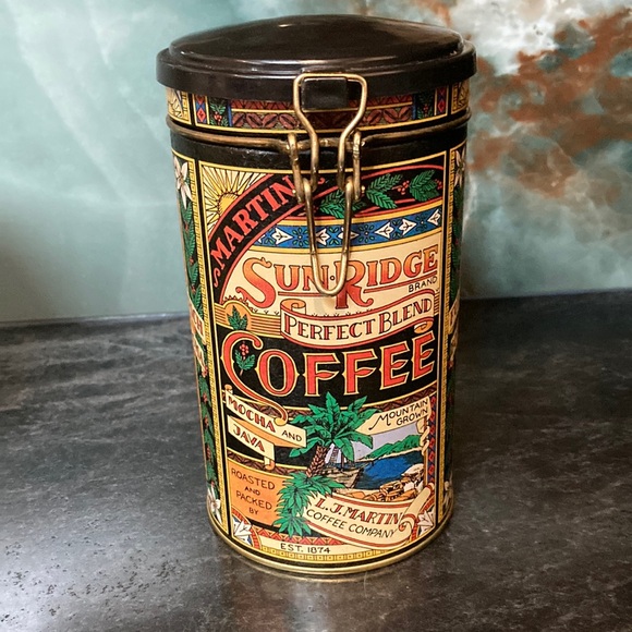 🔥Vintage Coffee Canister, Tin Can with Metal Latch. - Picture 1 of 6